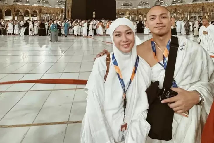 BCL juga Tiko Aryawardhana Sambut Tahun Baru 2024 dengan Ibadah Umrah