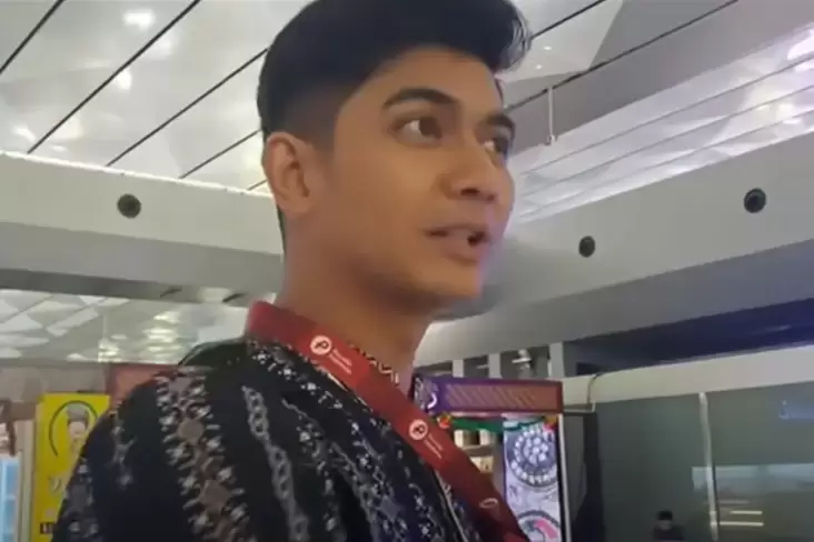 Pergi Umrah Bareng Ria Ricis di Tengah Isu Pisah, Teuku Ryan: Saya Mau Membersihkan Hati